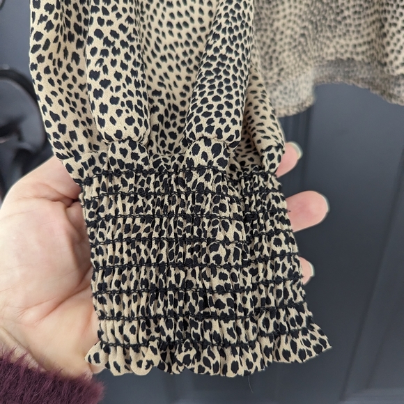 Evereve Allison Joy Blair leopard print v neck blouse size XS - Picture 9 of 12
